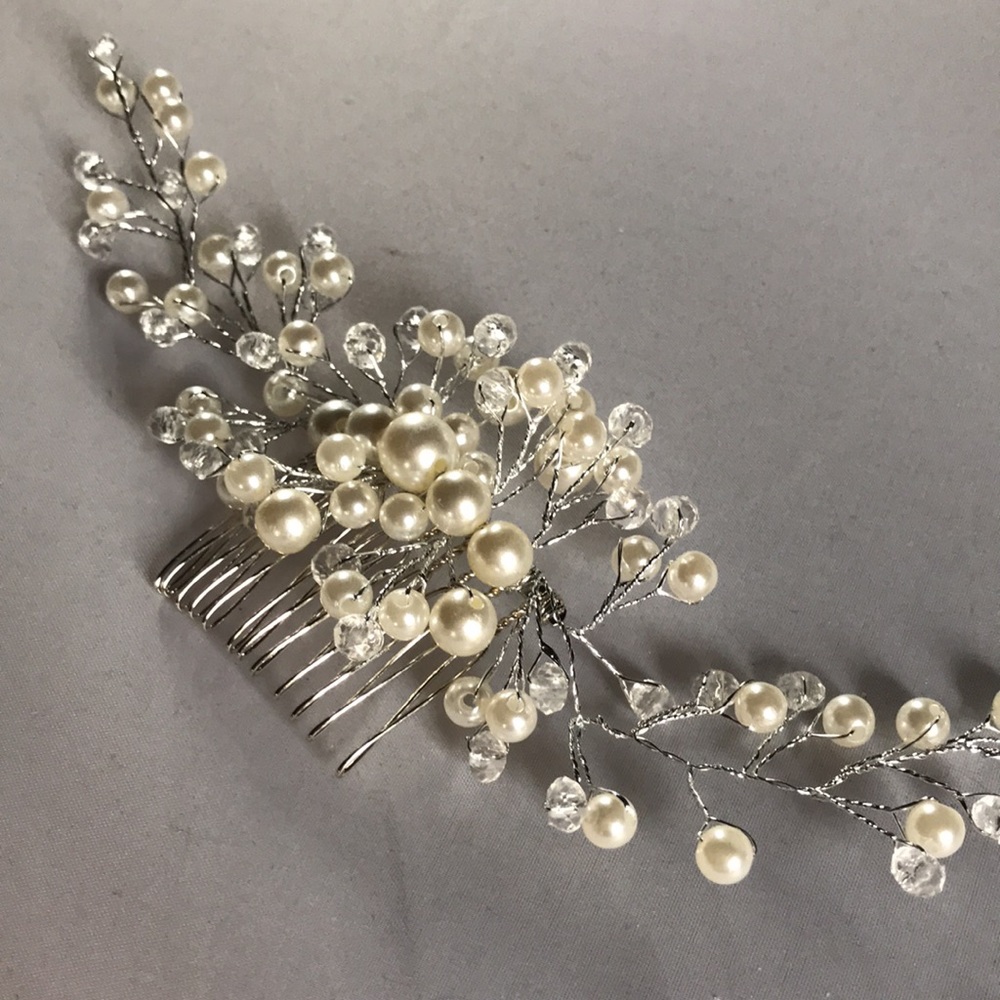 New! Pearl and Crystal Floral Hair Comb - Picture 7 of 8